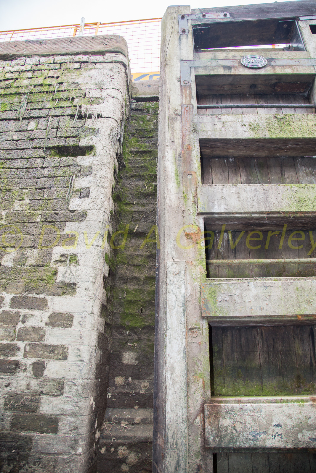 Leicester_Line_[Grand_Union_Canal]-2057.jpg